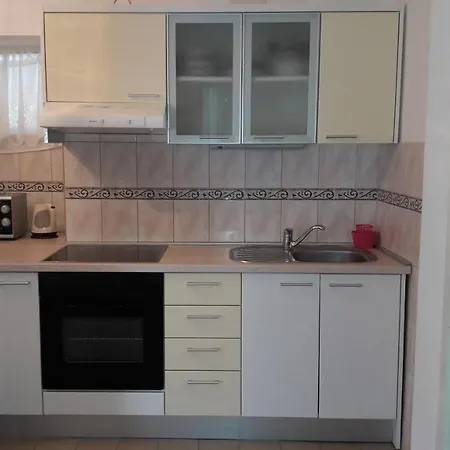 Apartment By The Sea Bol, Brac - 13413